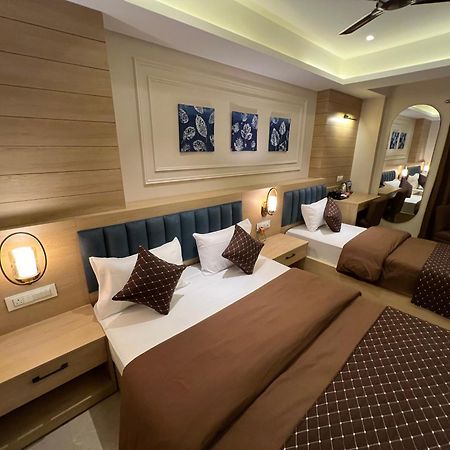 Hotel Sabera Силигури Экстерьер фото